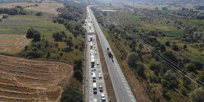 TEM’in Ankara yönü yol çalışması sebebiyle trafiğe kapatıldı