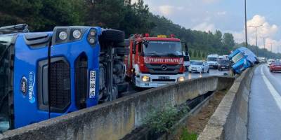 Sancaktepe TEM bağlantı yolunda 7 aracın karıştığı zincirleme trafik kazası: 1’i ağır 5 yaralı