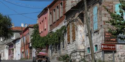 Bergama'nın eski evleri ve tarih dolu dar sokakları