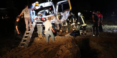 Denizli'de şarampole devrildikten sonra yanan akaryakıt tankerinin sürücüsü öldü