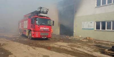 6 saat yanan atölye kullanılamaz hale geldi