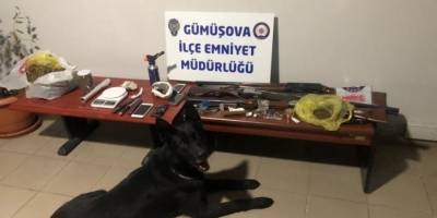 Polisin dikkati cephaneliği ortaya çıkardı