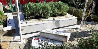 79 mezar taşı tahrip edildi: '2'si 15 Temmuz şehidine ait'