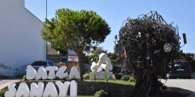 Datça'da yapılan Sanayi Ağacı heykeli tartışmaya neden oldu