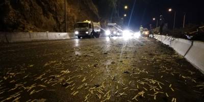 İzmir’de 6 araçlık zincirleme kaza: 11 yaralı