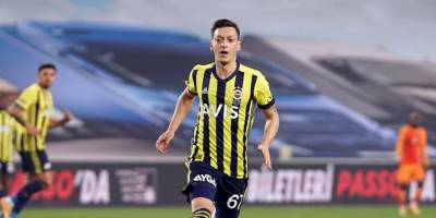 Mesut Özil'in İstiklal Marşı okuması Alman basınında: Burada milli marş okunurken dudakları hep kapalı kalırdı