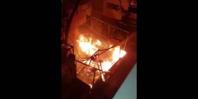 Kadıköy’de 3 katlı restoran alev alev yandı