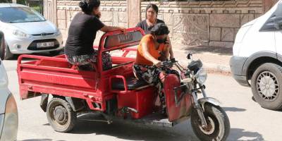 Hırsızlık şüphelisi kamyonetini bırakıp olay yerinden kaçtı, olay yerine gelen yakınları ortalığı birbirine kattı