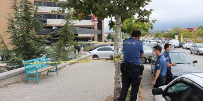 Denizli'de doktoru bıçakla yaralayan kişi kaçtı