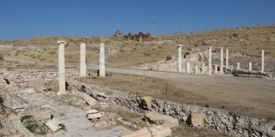 Denizli'deki antik kent Tripolis'teki depremlerin izleri gün ışığına çıkartılıyor