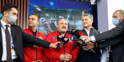 Bakan Varank'tan yerli otomobilin fiyatıyla ilgili açıklama