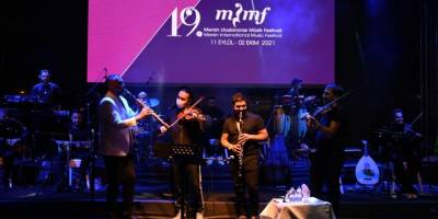 Hüsnü Şenlendirici, sevenleriyle buluştu