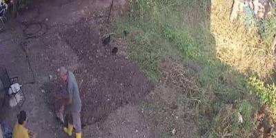 Pendik’te villanın bahçesinden silah çıktı