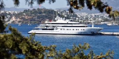 Bodrum'da süper lüks yat trafiği devam ediyor