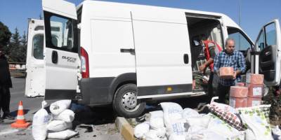 Yolcu otobüsüyle çarpışan kamyonetin sürücüsü yaralandı