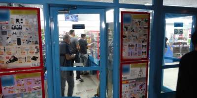 Antalya'da zincir market şubesinde maskeli silahlı soygun