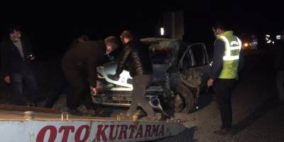 Bursa'da iki araç kafa kafaya çarpıştı: 11 yaralı