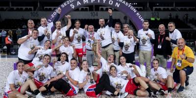 Mersin Büyükşehir GSK Kadın Basketbol Takımı şampiyon oldu