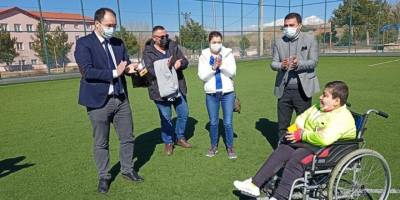 Isparta'da, yürüme engelli gencin hakemlik hayali gerçek oldu