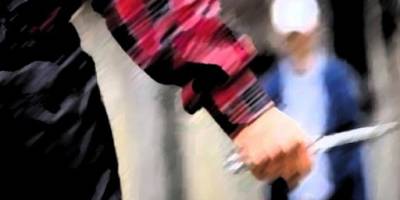 İzmir'de iki kişinin yaralandığı bıçaklı kavgayla ilgili bir kişi tutuklandı