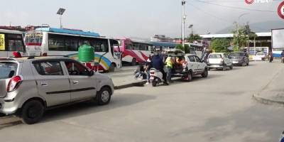 Nepal’de 2 haftalık festivalde başkentten şehir dışına insan akını başladı