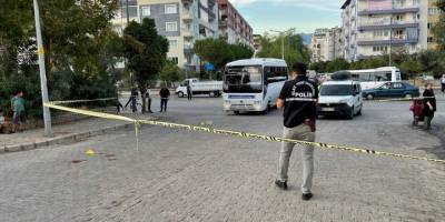 Aydın'da eşinin yanında gördüğü kişiye otomobille çarpan koca gözaltına alındı