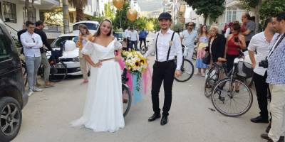 Bisiklet gelin arabası oldu
