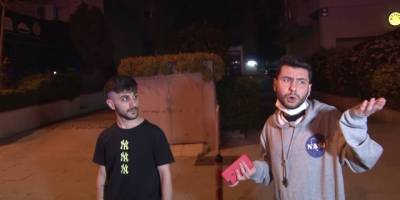 Kadıköy’de kısıtlamayı delip kaza yapan gençlerden gazetecilere “sapık ruhlusunuz inşallah yaşamazsınız” tepkisi