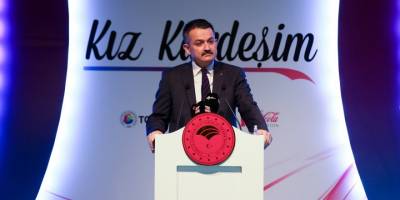 Tarım ve Orman Bakanı Pakdemirli, İzmir'de kadın girişimcilerle bir araya geldi