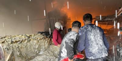 Fethiye'de sera naylonu satan iş yerinde çıkan yangın söndürüldü
