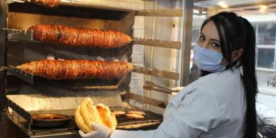 İzmir'in kadın kokoreççisi Mehtap Usta