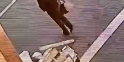 Batman’da otobüs terminalinde emanet çantayı çalan hırsız kamaraya takıldı