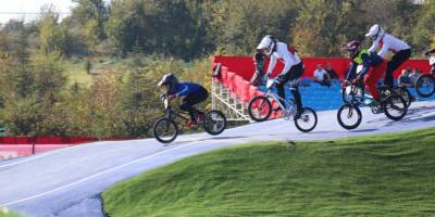 150 sporcunun iki teker üstündeki mücadelesi başladı