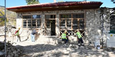 Muğla'daki Stratonikeia Antik Kenti'nin asırlık kahvehanesi restore ediliyor