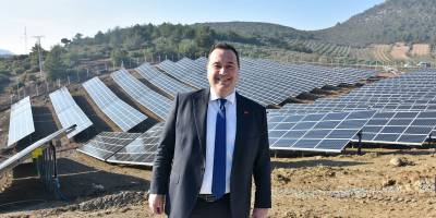 Akhisar Belediyesi güneş enerjisinden elektrik üretmeye başladı
