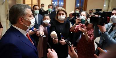 Sağlık Bakanı Koca: “Cenazede mesafenin ortadan kalkabileceğini öngörmem gerekiyordu”