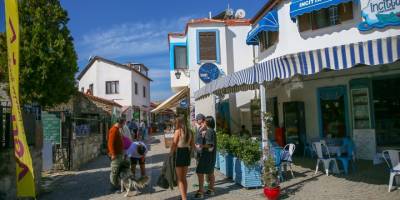 Tsunami ile felaketi yaşayan Seferihisarlılar o günü unutamıyor