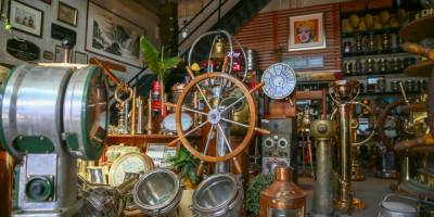 Eski gemi parçalarını süs eşyasına dönüştürüyorlar