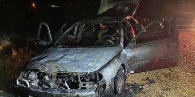 Manisa'da iki otomobil yandı