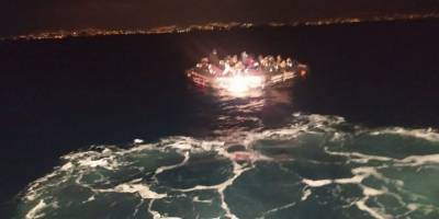 Kuşadası açıklarında 48 düzensiz göçmen kurtarıldı