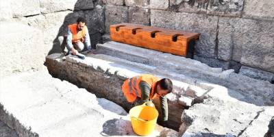 Smyrna Antik Kenti'ndeki tiyatroda "sanatçı tuvaleti" bulundu