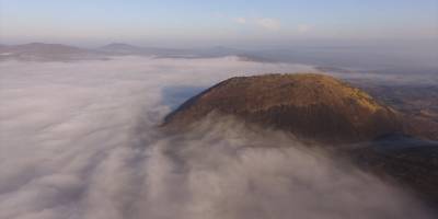 "Yanık Ülke"de sisin oluşturduğu manzara havadan görüntülendi