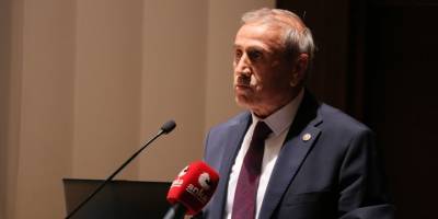CHP'nin "İktidar İçin Eğitim Toplantıları"nın ilki İzmir'de yapıldı