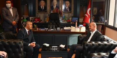 İçişleri Bakanı Soylu, MHP İzmir İl Başkanlığını ziyaret etti