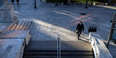 Yunanistan'da koronavirüs salgınına karşı yeni önlemler alınıyor