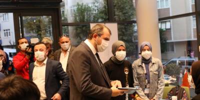 Güngören Belediyesi üniversite öğrencilerinin hesabına biner lira burs yatırdı