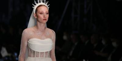 Gelinlik sektörü temsilcileri, İzmir'deki fuarda buluştu