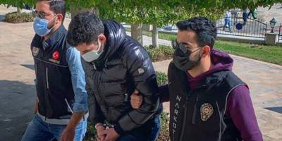 Filyasyon ekibinin şoförü uyuşturucu satarken yakalandı