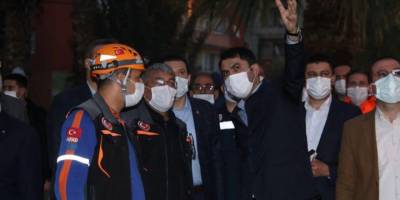 İzmir'de depremin yaraları sarılıyor: Bakan Kurum'dan törene davet