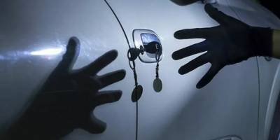 Sosyal medyada yeni tanıştığı kişinin otomobilini çaldı, geri getirmek için 30 bin TL istedi